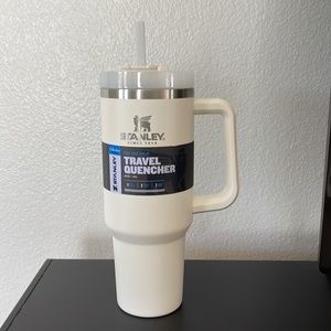 COPY - NEW Stanley Adventure Quencher 40oz CREAM Tumbler Travel Mug Insulated